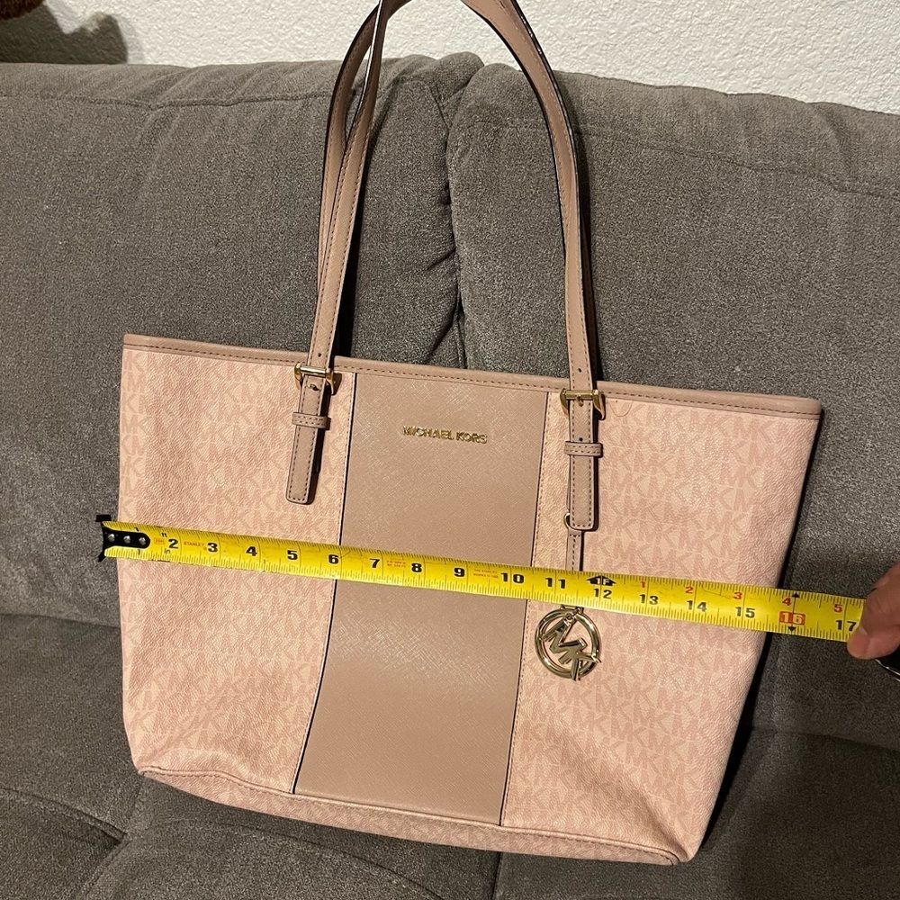 Michael Kors Beige and Gold Logo Tote used good condition - Picture 2 of 12